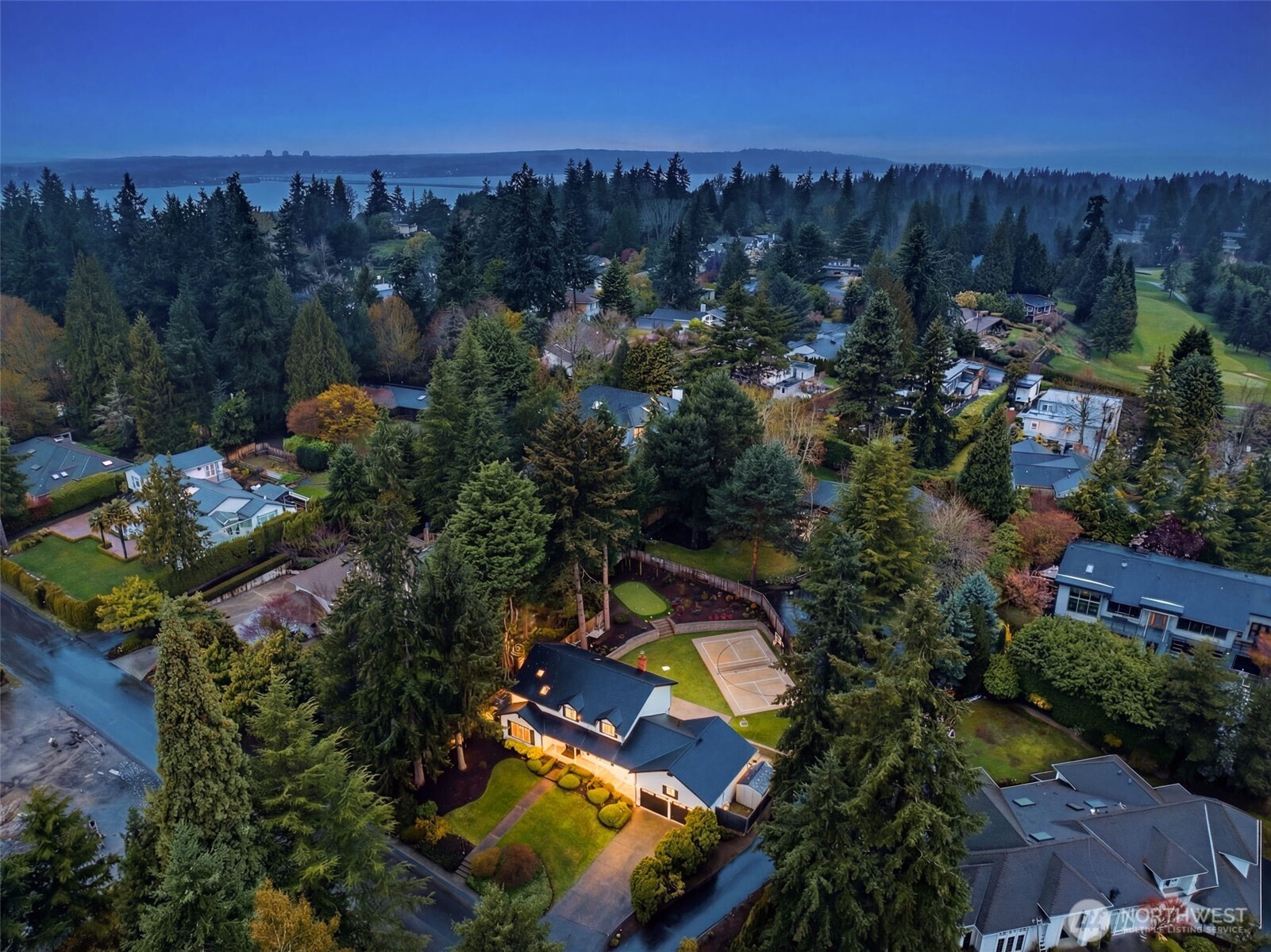 7664 NE 14th Street , Medina, WA 98039-3109