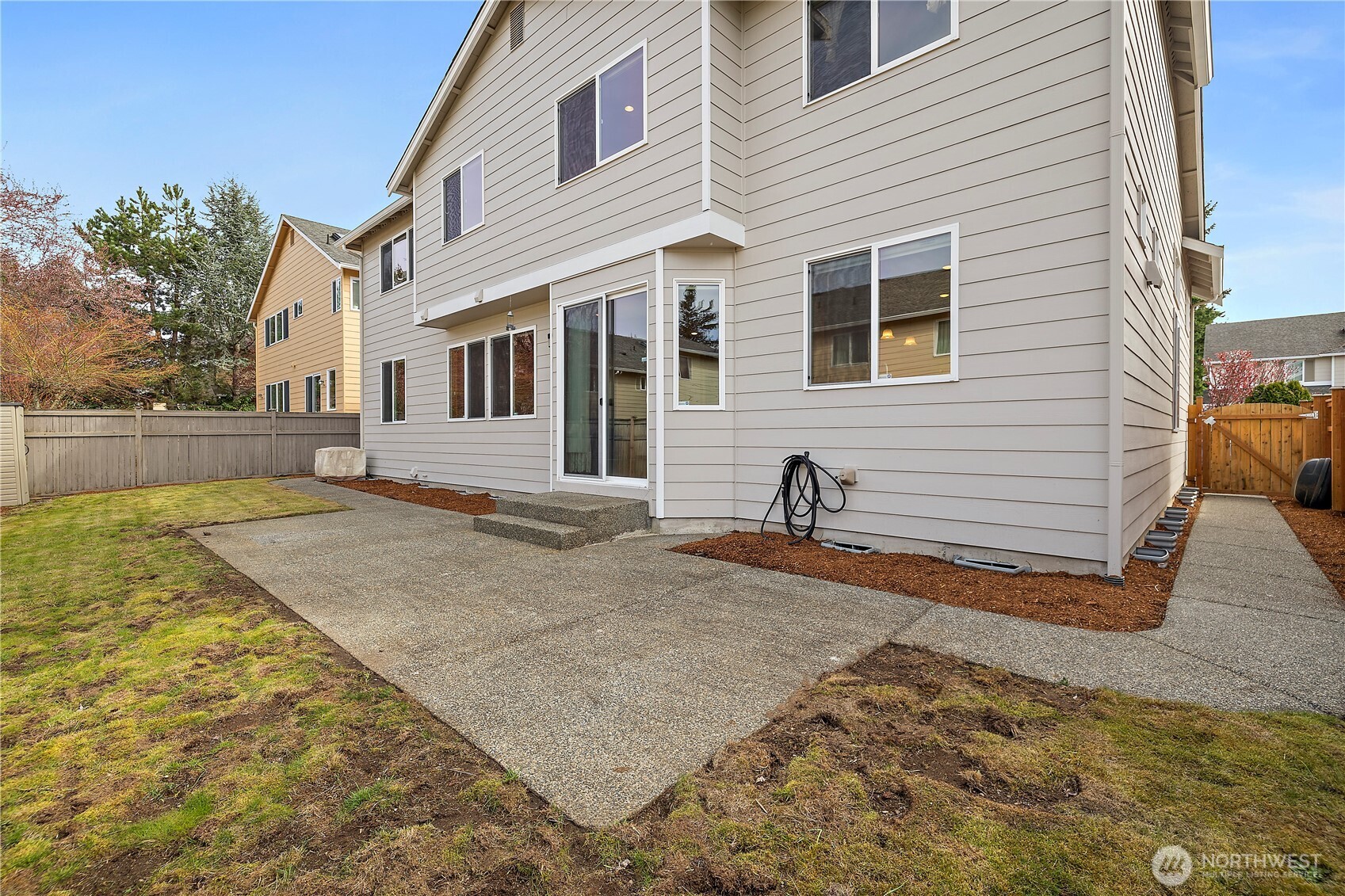 4610 NE 1st Ct , Renton, WA 98059-5243