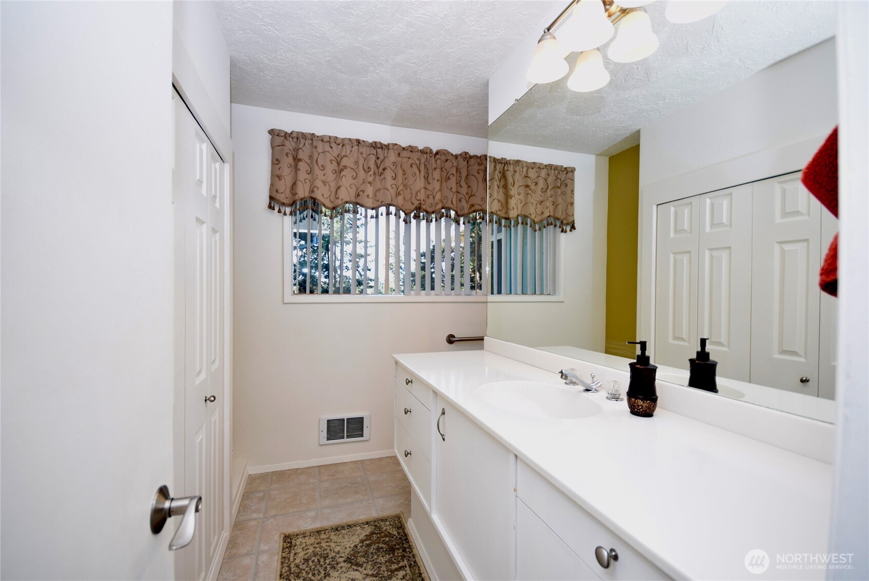 136 Sunset Place , Sequim, WA 98382