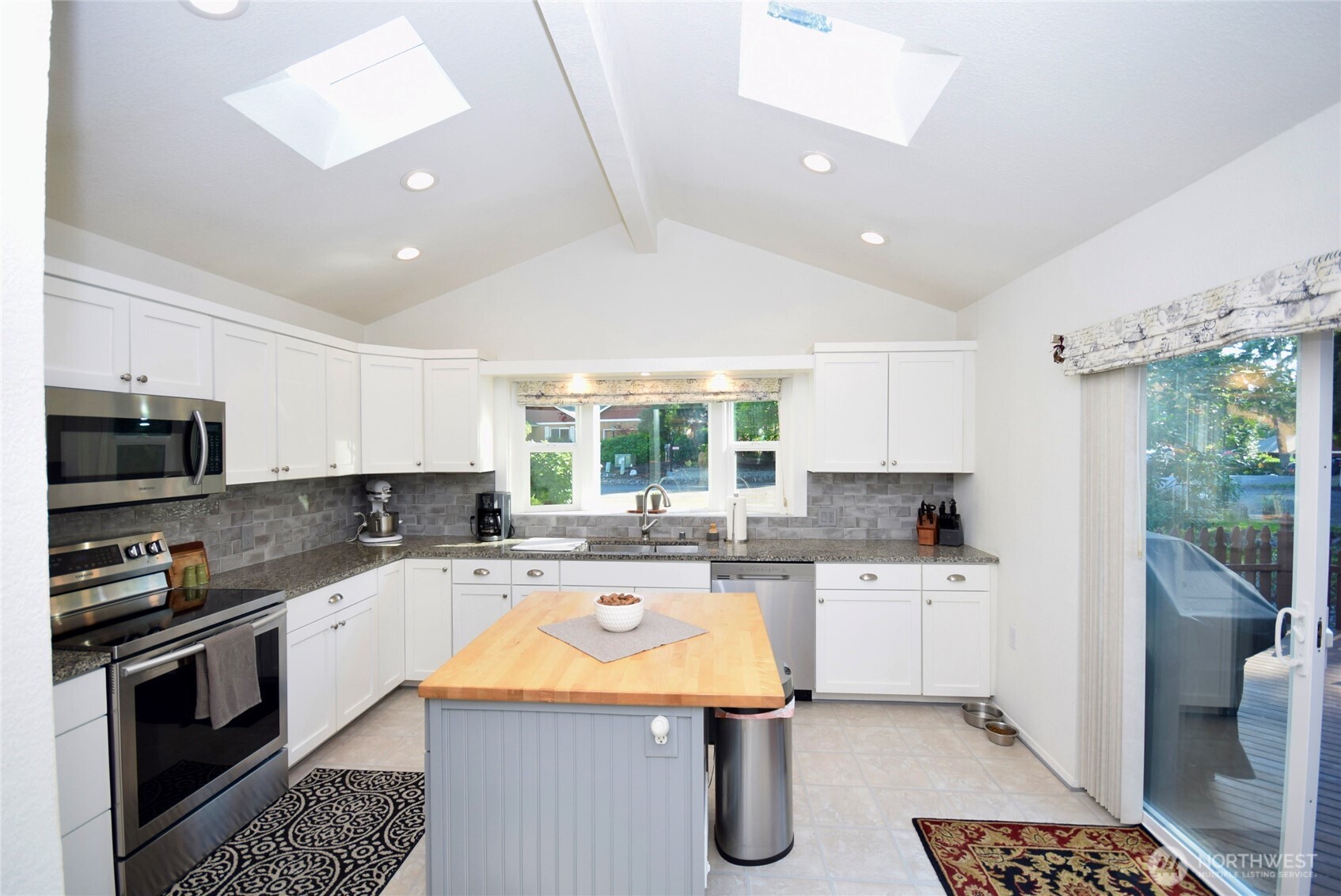 136 Sunset Place , Sequim, WA 98382