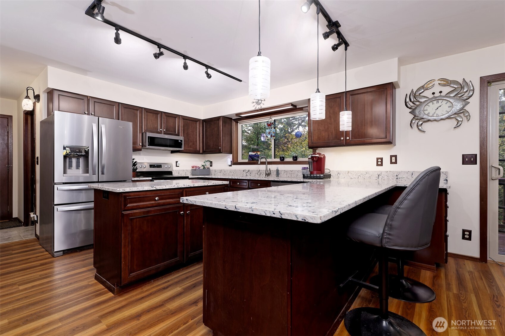 5791 N Lake Cushman Road , Hoodsport, WA 98548