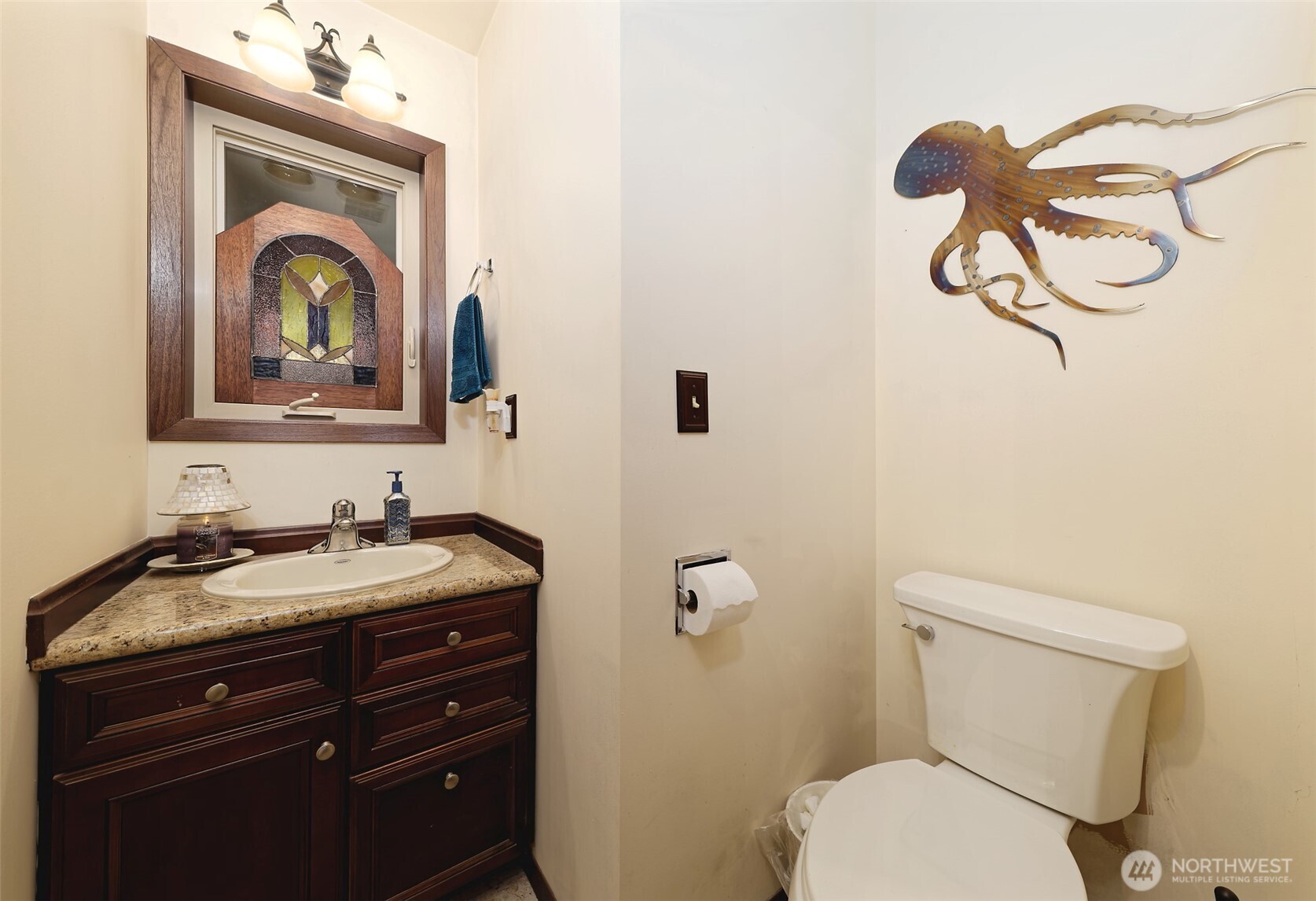 5791 N Lake Cushman Road , Hoodsport, WA 98548