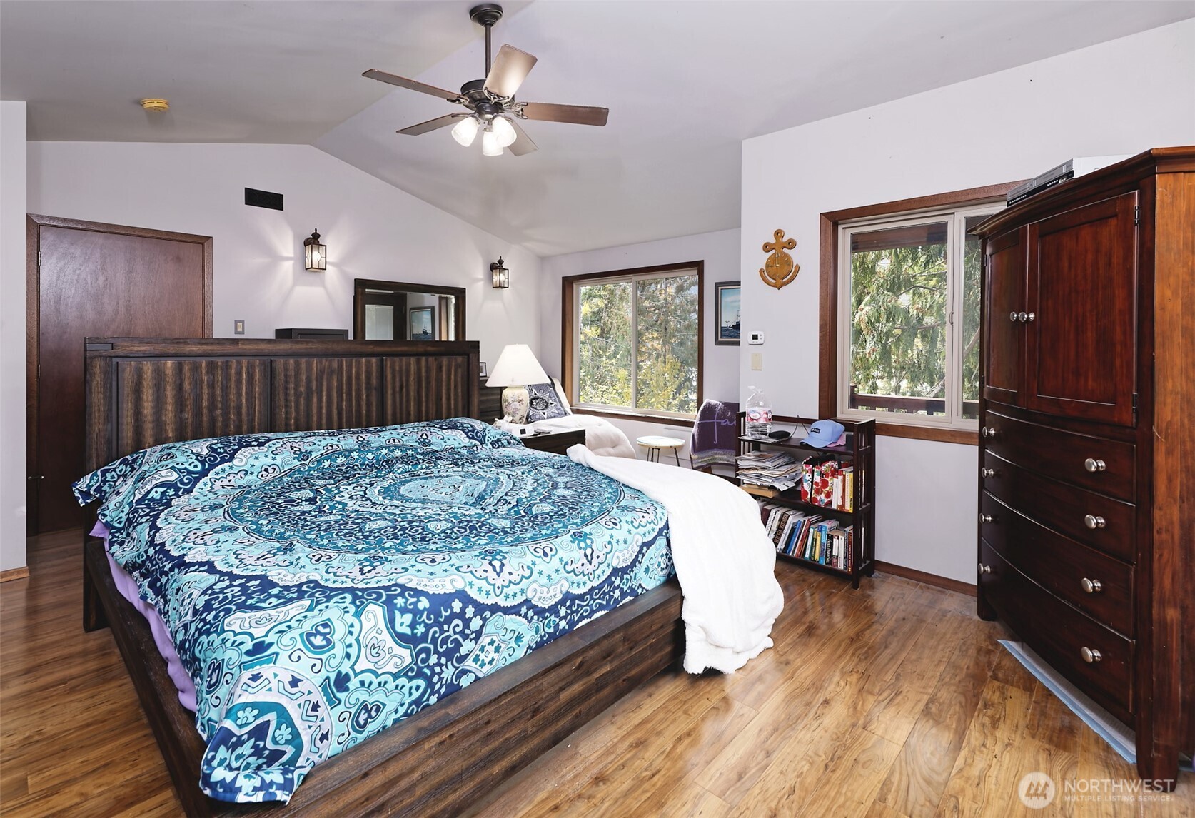 5791 N Lake Cushman Road , Hoodsport, WA 98548