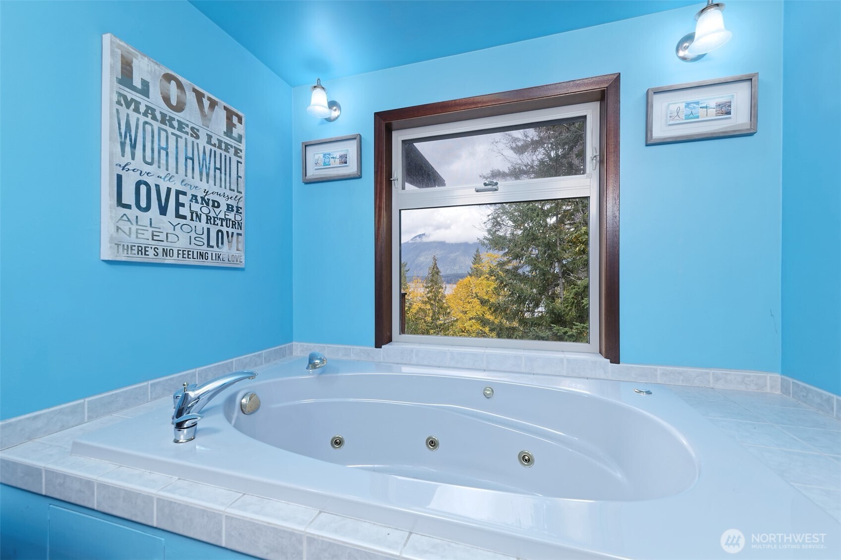 5791 N Lake Cushman Road , Hoodsport, WA 98548