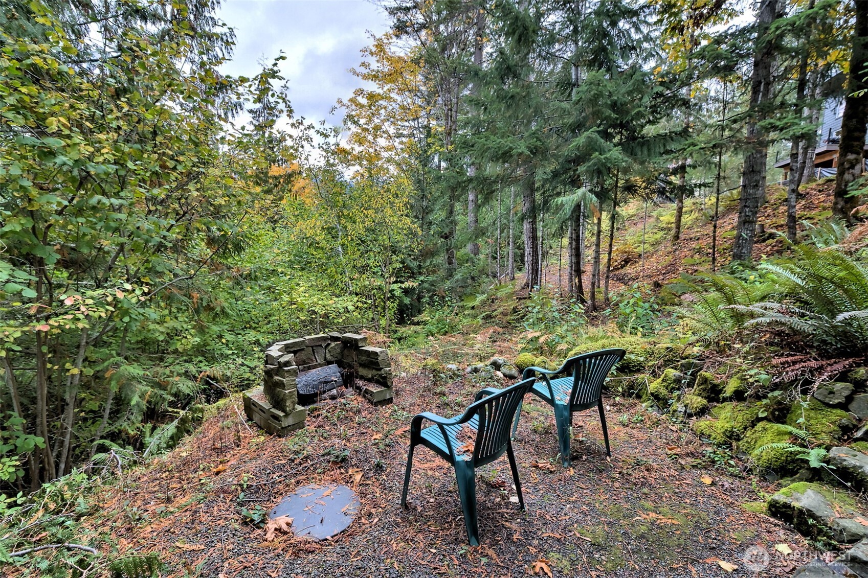 5791 N Lake Cushman Road , Hoodsport, WA 98548