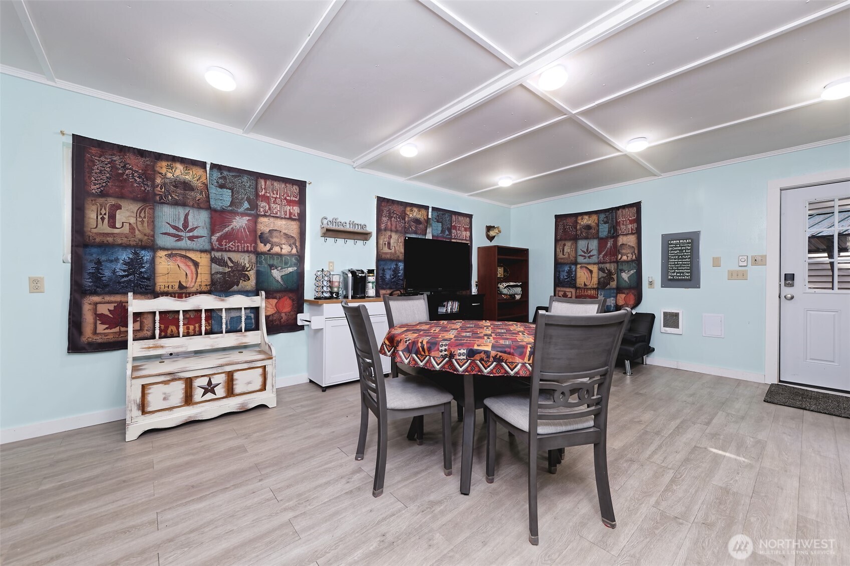 5791 N Lake Cushman Road , Hoodsport, WA 98548