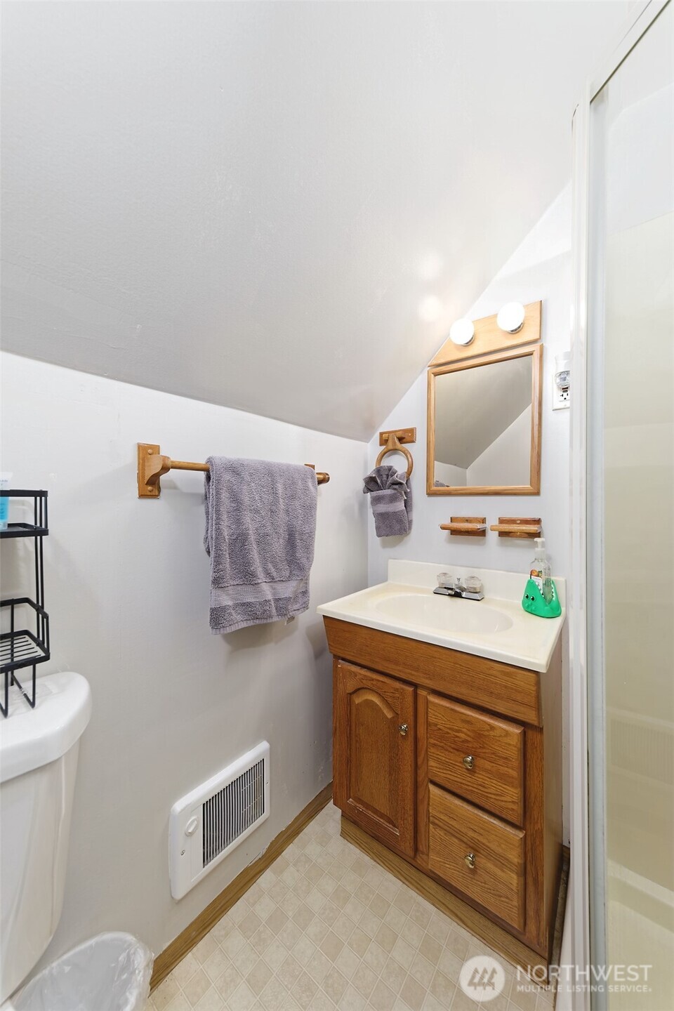 5791 N Lake Cushman Road , Hoodsport, WA 98548