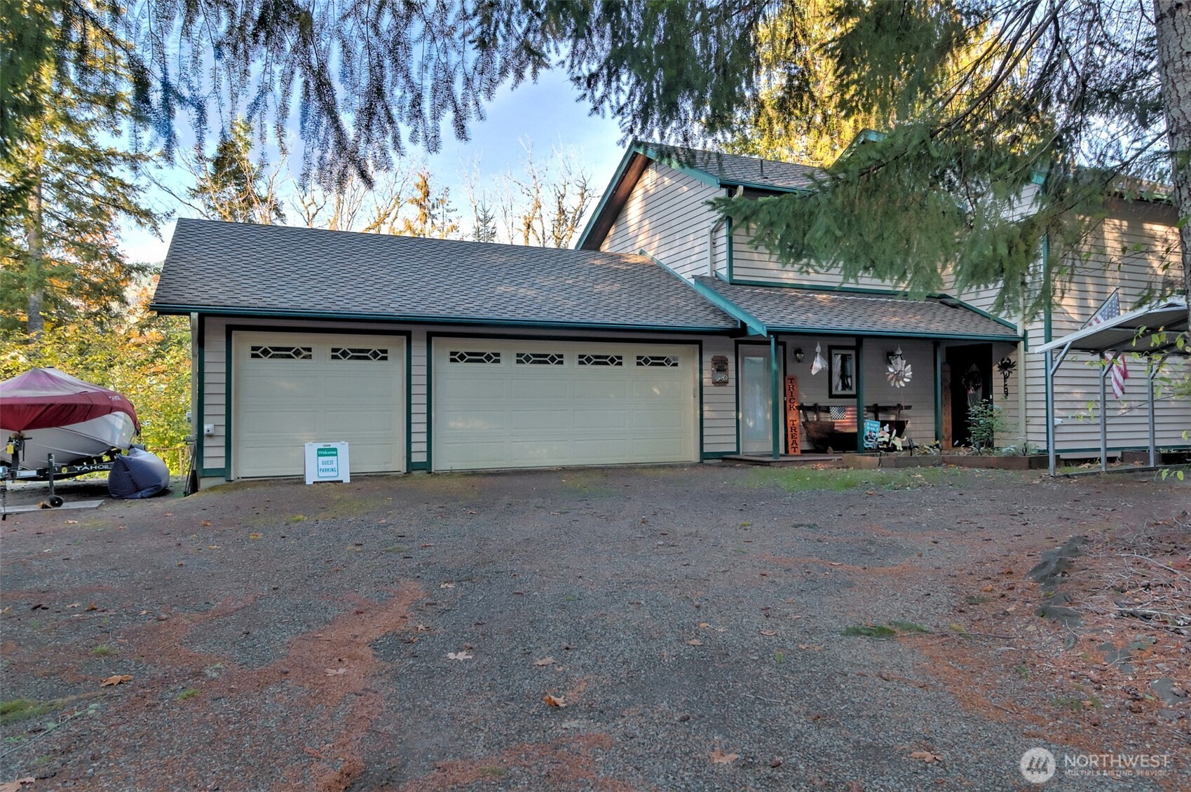 5791 N Lake Cushman Road , Hoodsport, WA 98548