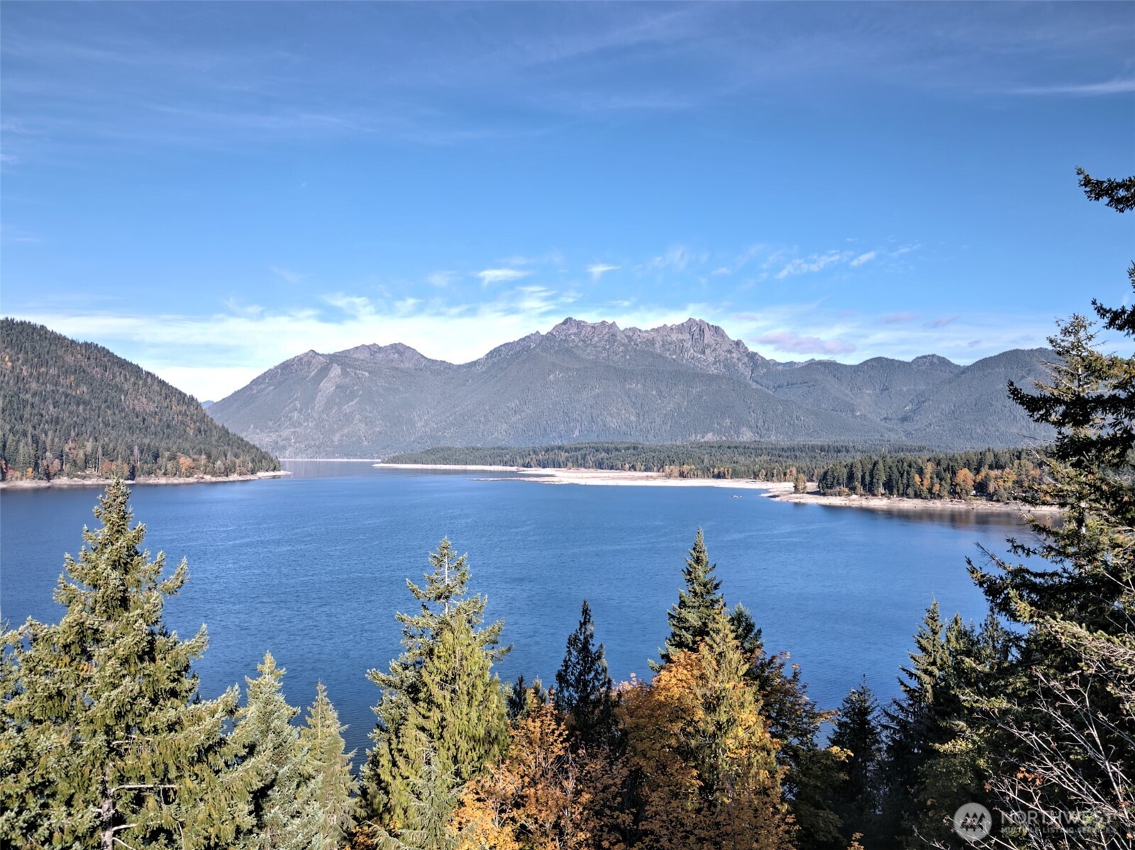 5791 N Lake Cushman Road , Hoodsport, WA 98548