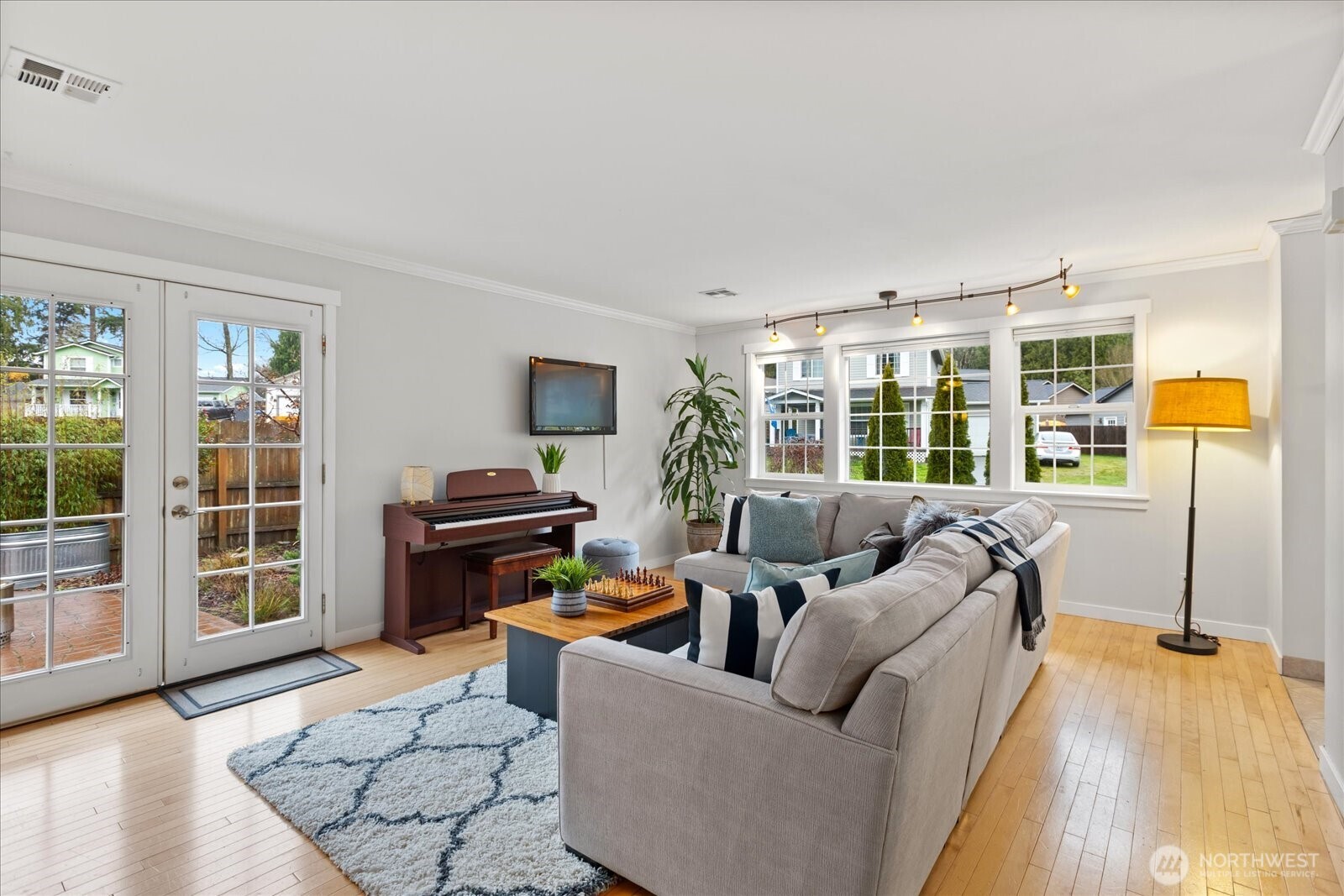 26376 Barrett Road NE, Kingston, WA 98346