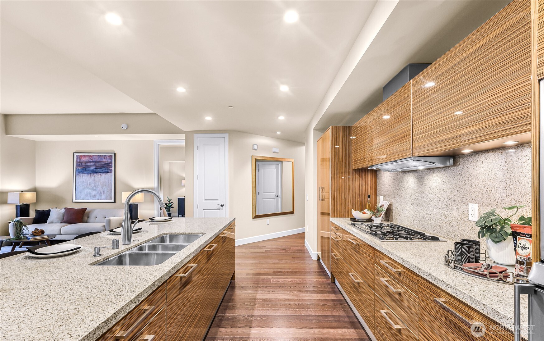 1920 4th Avenue #2605, Seattle, WA 98101