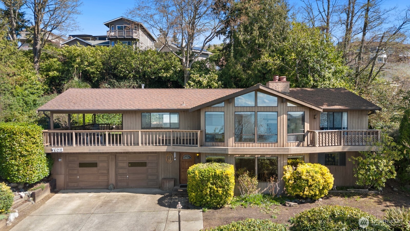 7821 East Side Drive NE, Tacoma, WA 98422