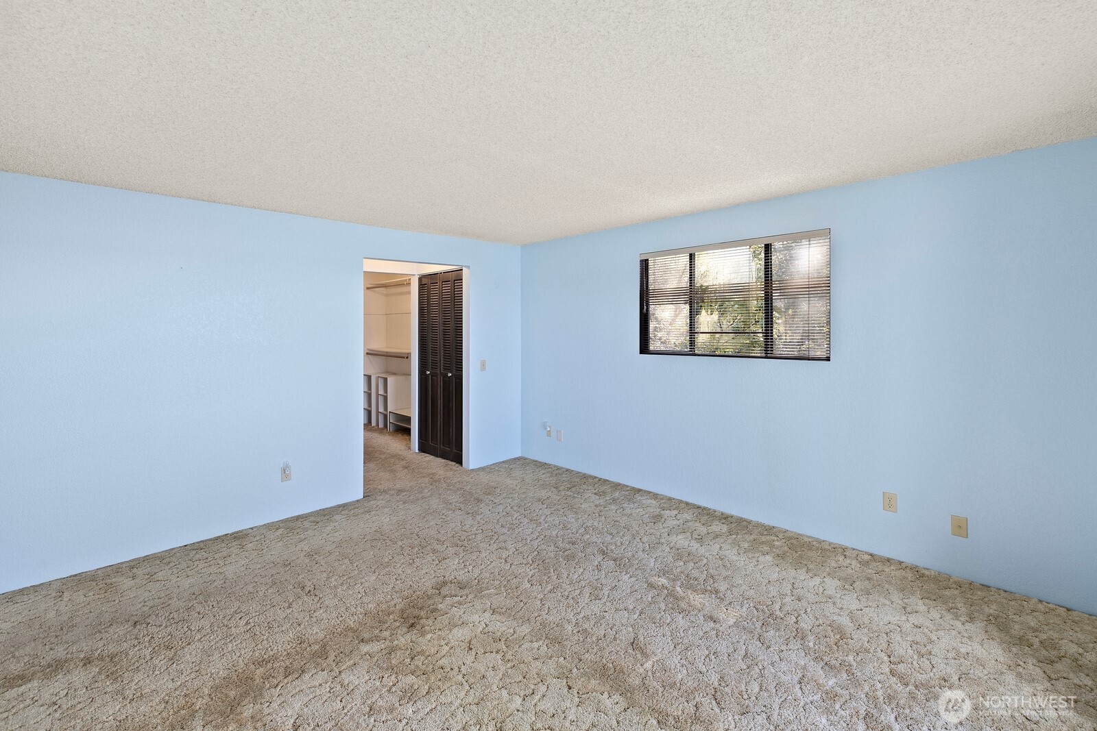 7821 East Side Drive NE, Tacoma, WA 98422