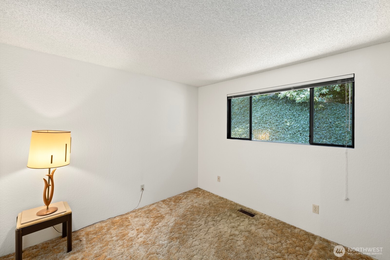 7821 East Side Drive NE, Tacoma, WA 98422