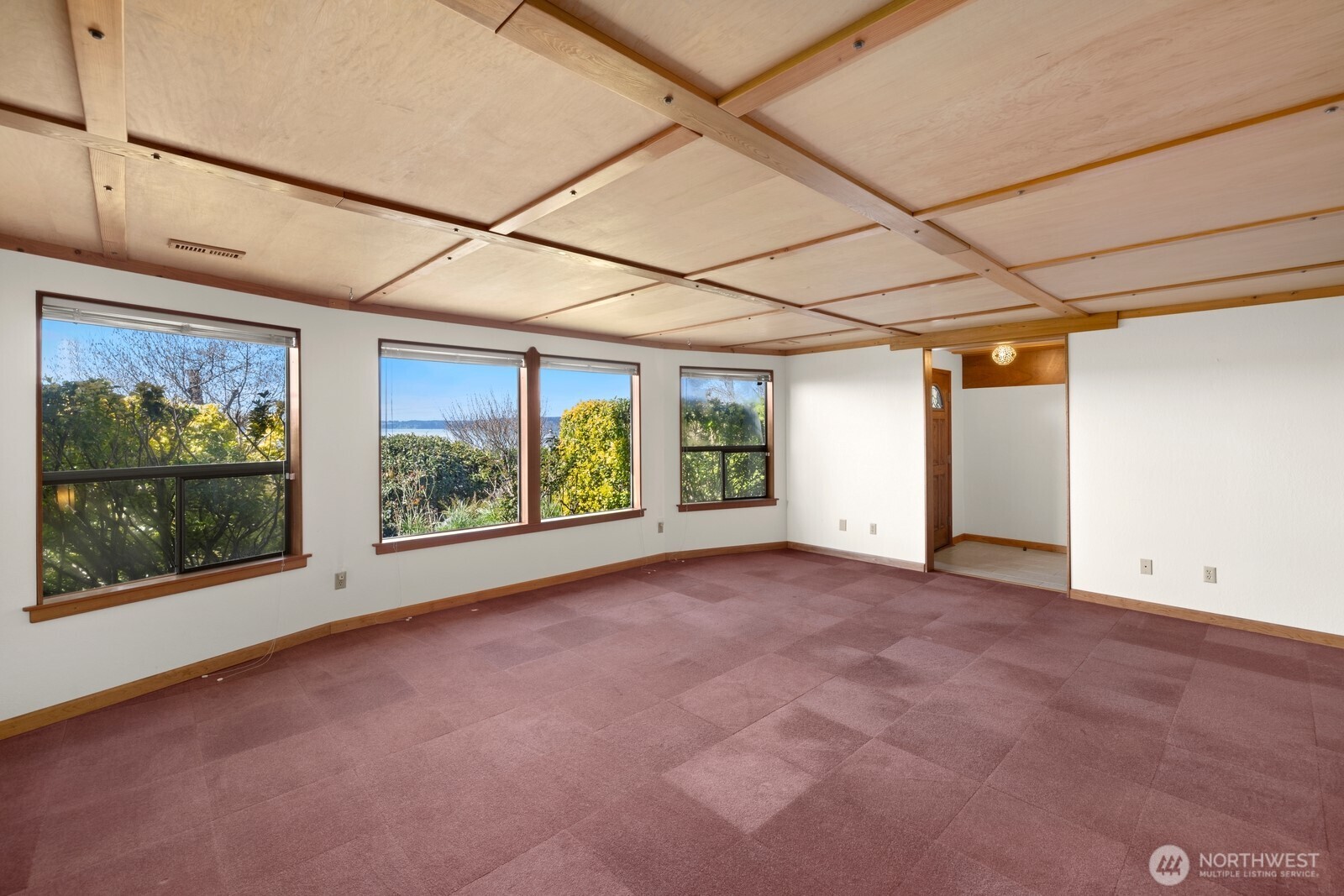 7821 East Side Drive NE, Tacoma, WA 98422