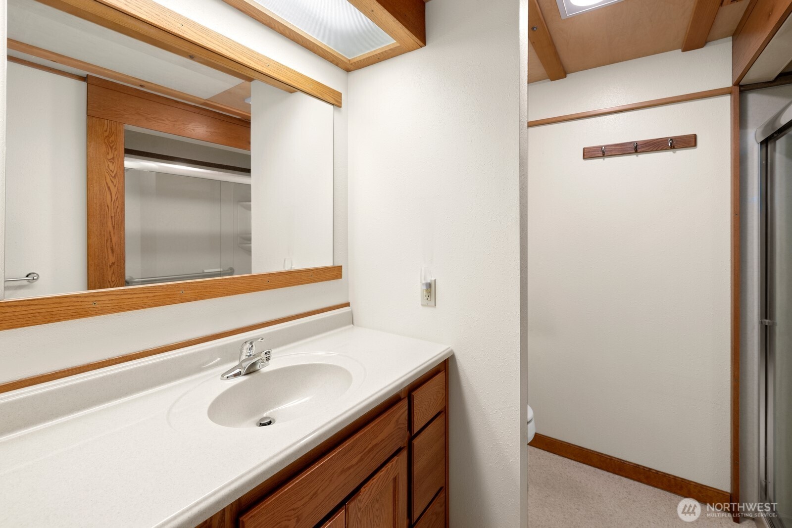 7821 East Side Drive NE, Tacoma, WA 98422