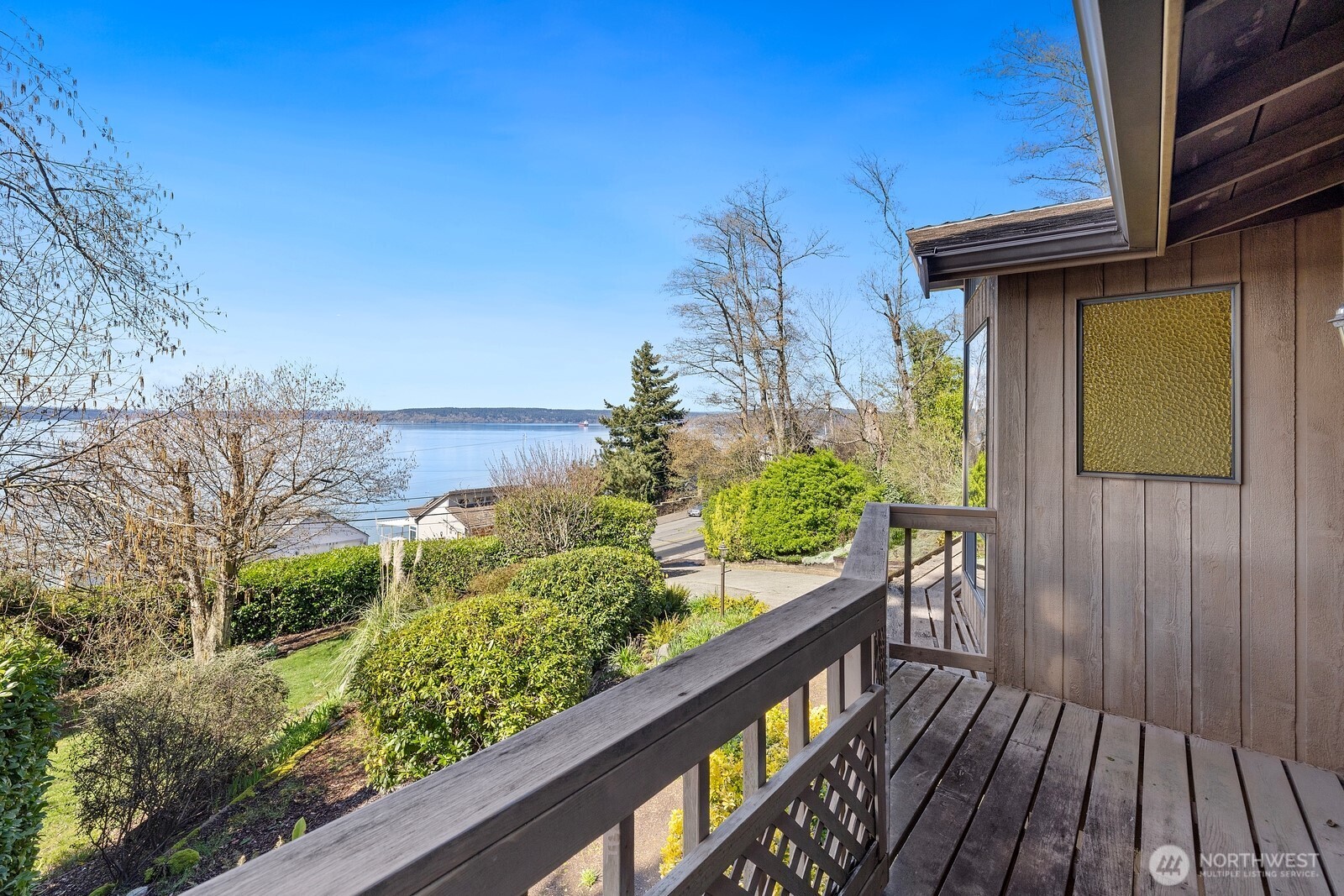 7821 East Side Drive NE, Tacoma, WA 98422