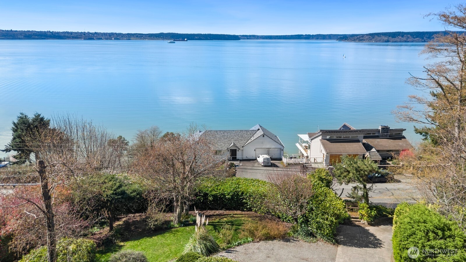 7821 East Side Drive NE, Tacoma, WA 98422