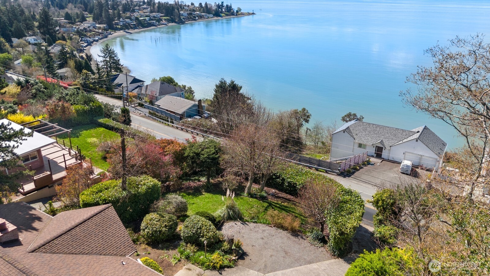 7821 East Side Drive NE, Tacoma, WA 98422