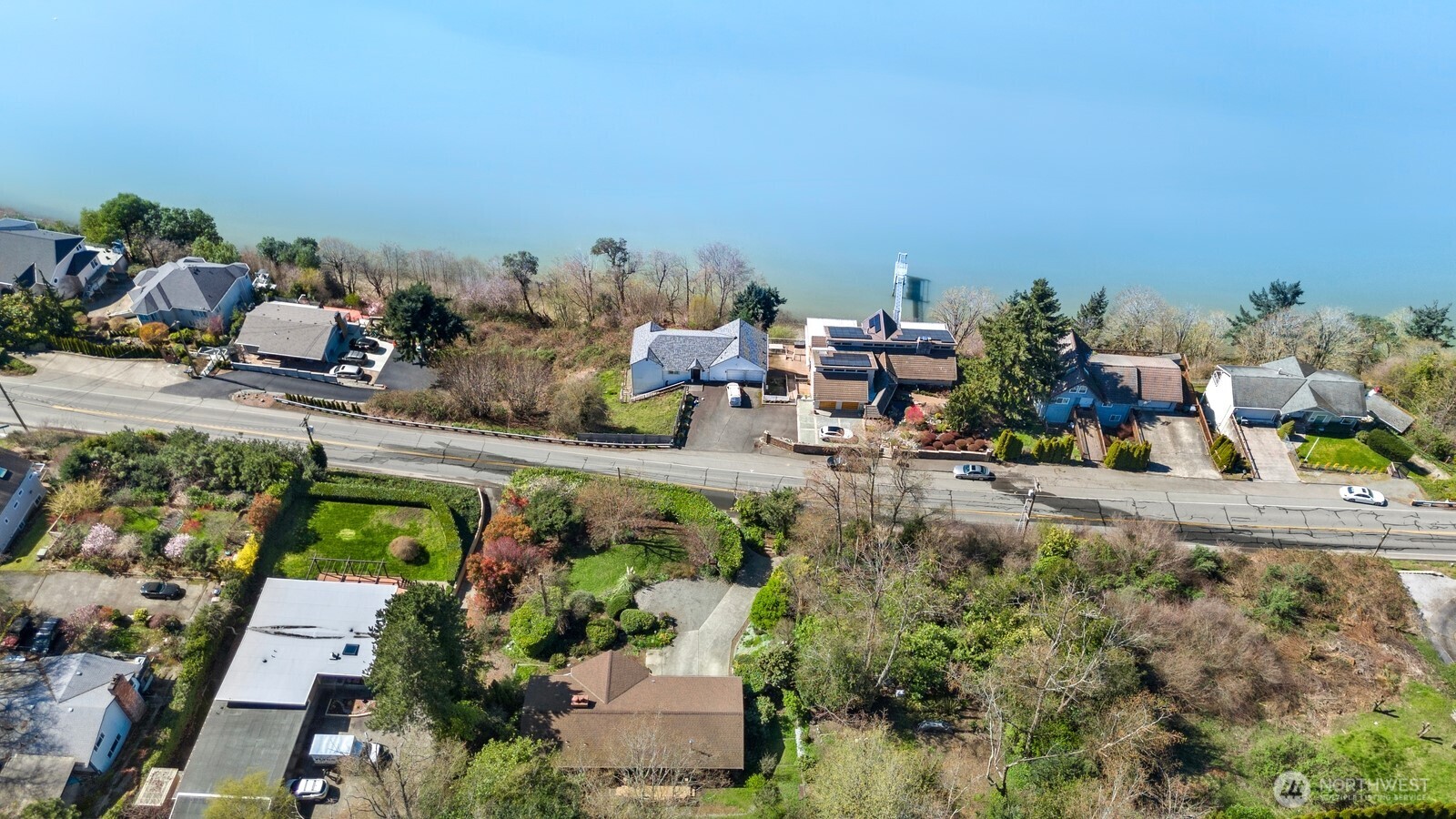 7821 East Side Drive NE, Tacoma, WA 98422