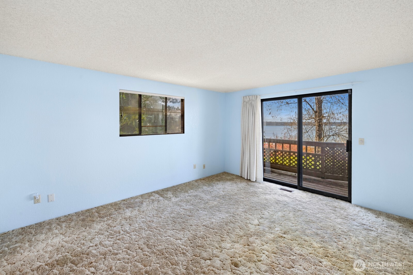 7821 East Side Drive NE, Tacoma, WA 98422