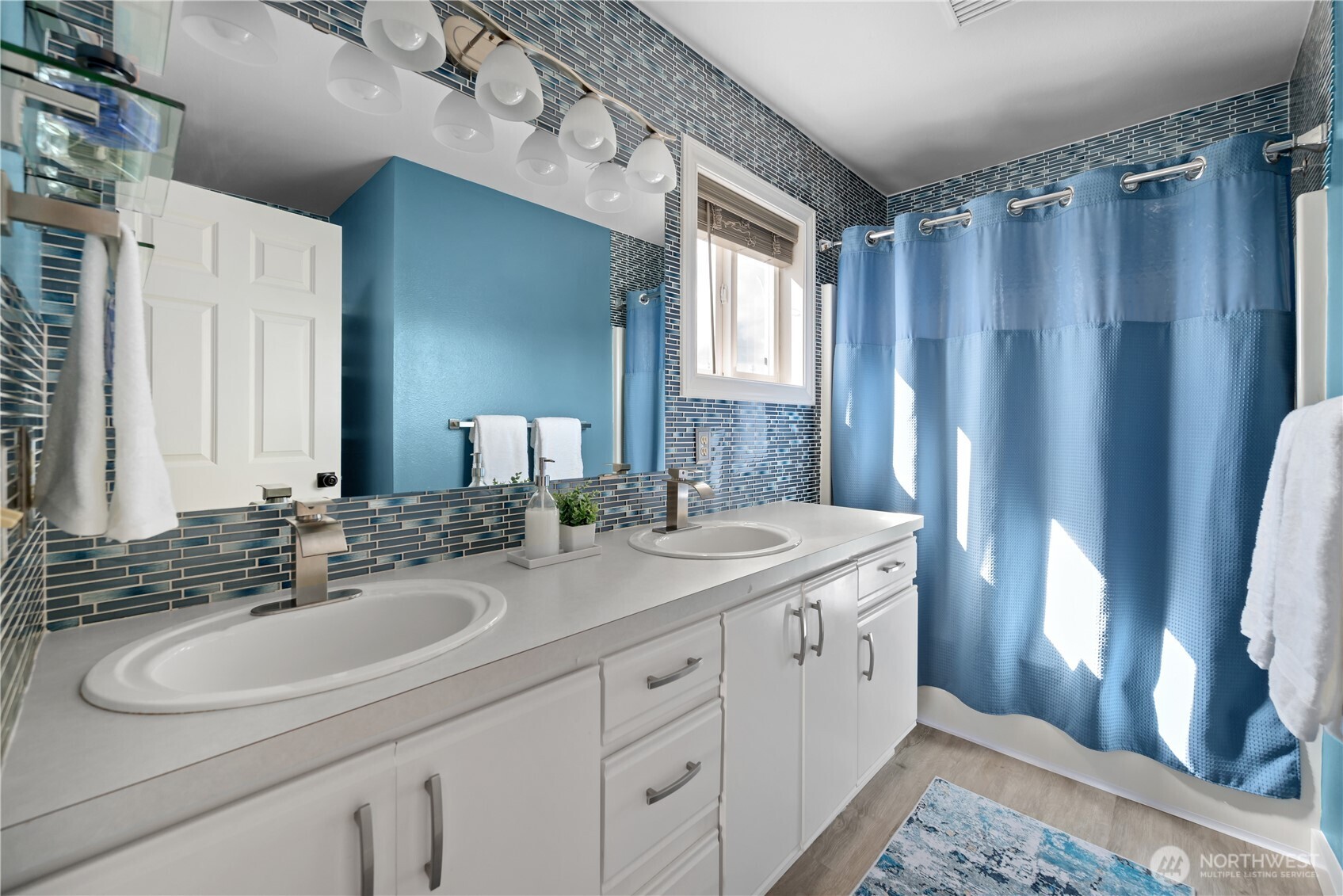 30875 State Route 20 #B1, Oak Harbor, WA 98277