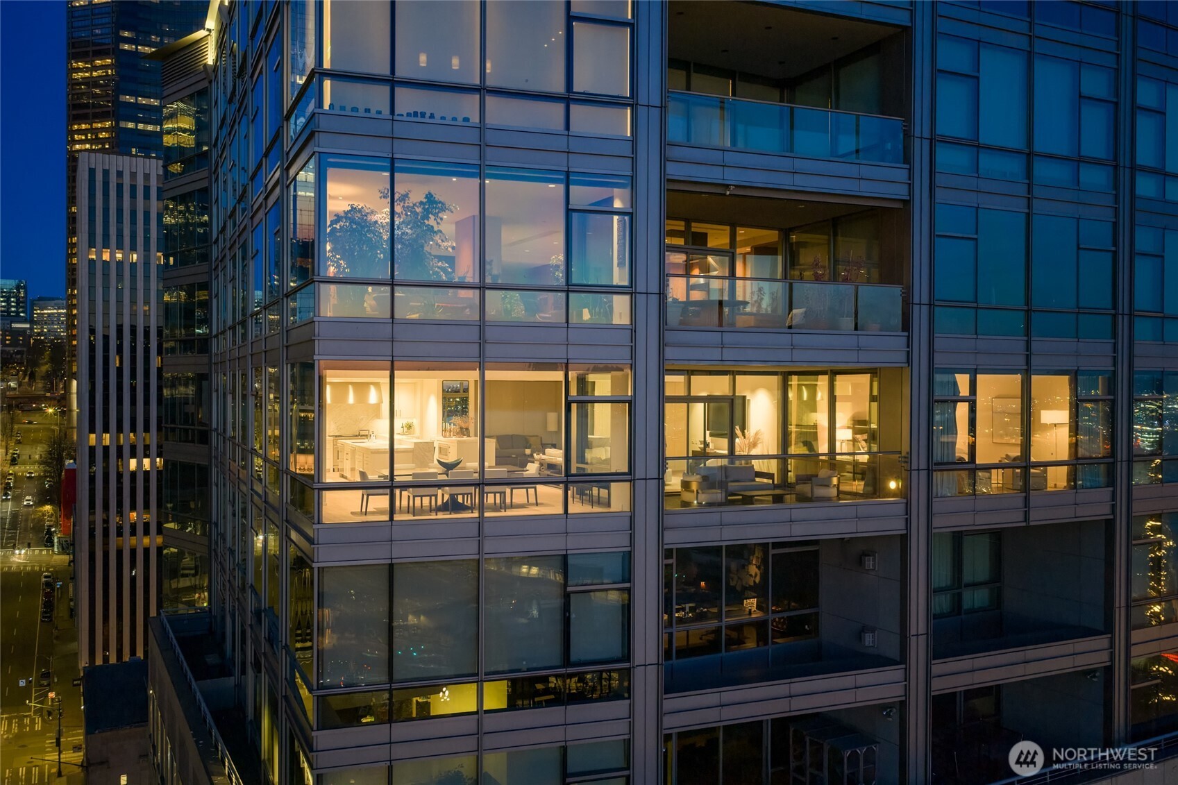 715 2nd Avenue SE #1702, Seattle, WA 98104