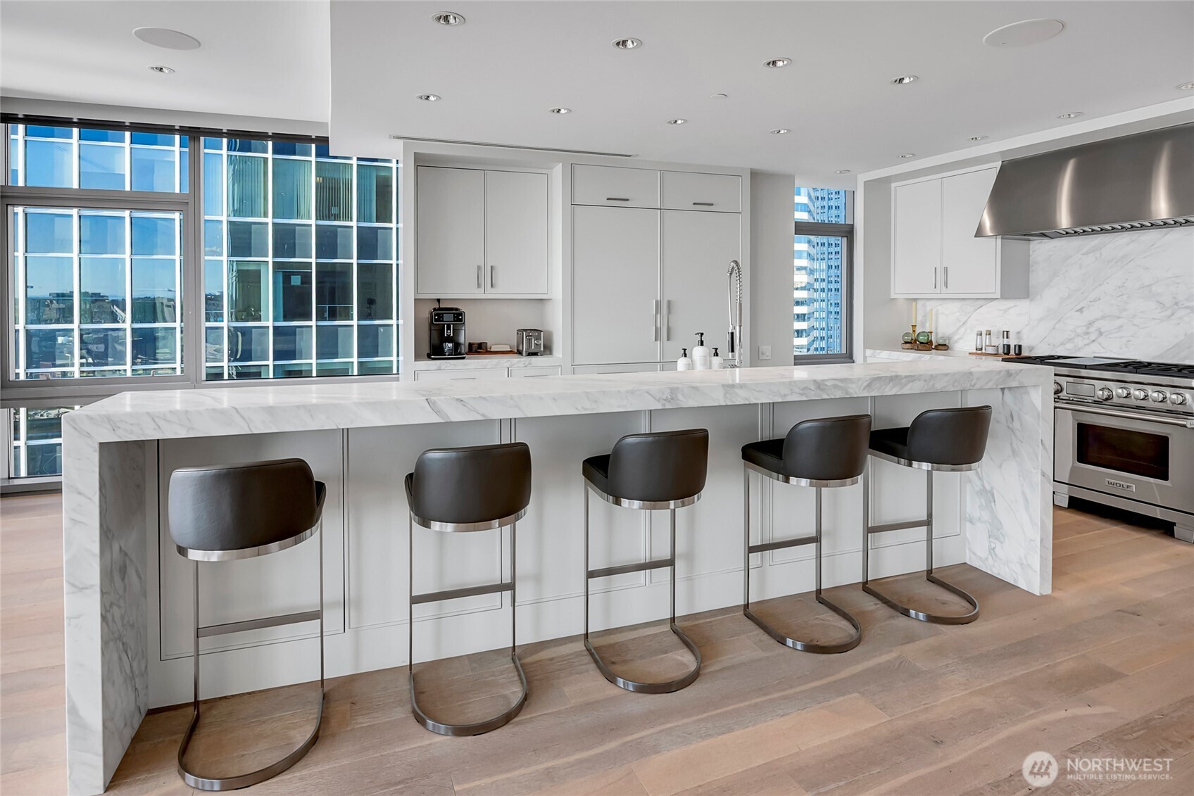 715 2nd Avenue SE #1702, Seattle, WA 98104