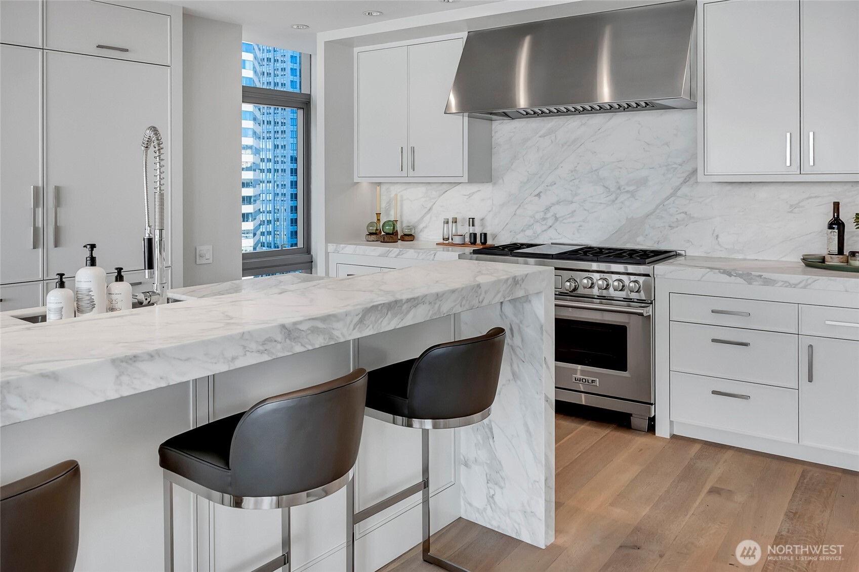 715 2nd Avenue SE #1702, Seattle, WA 98104