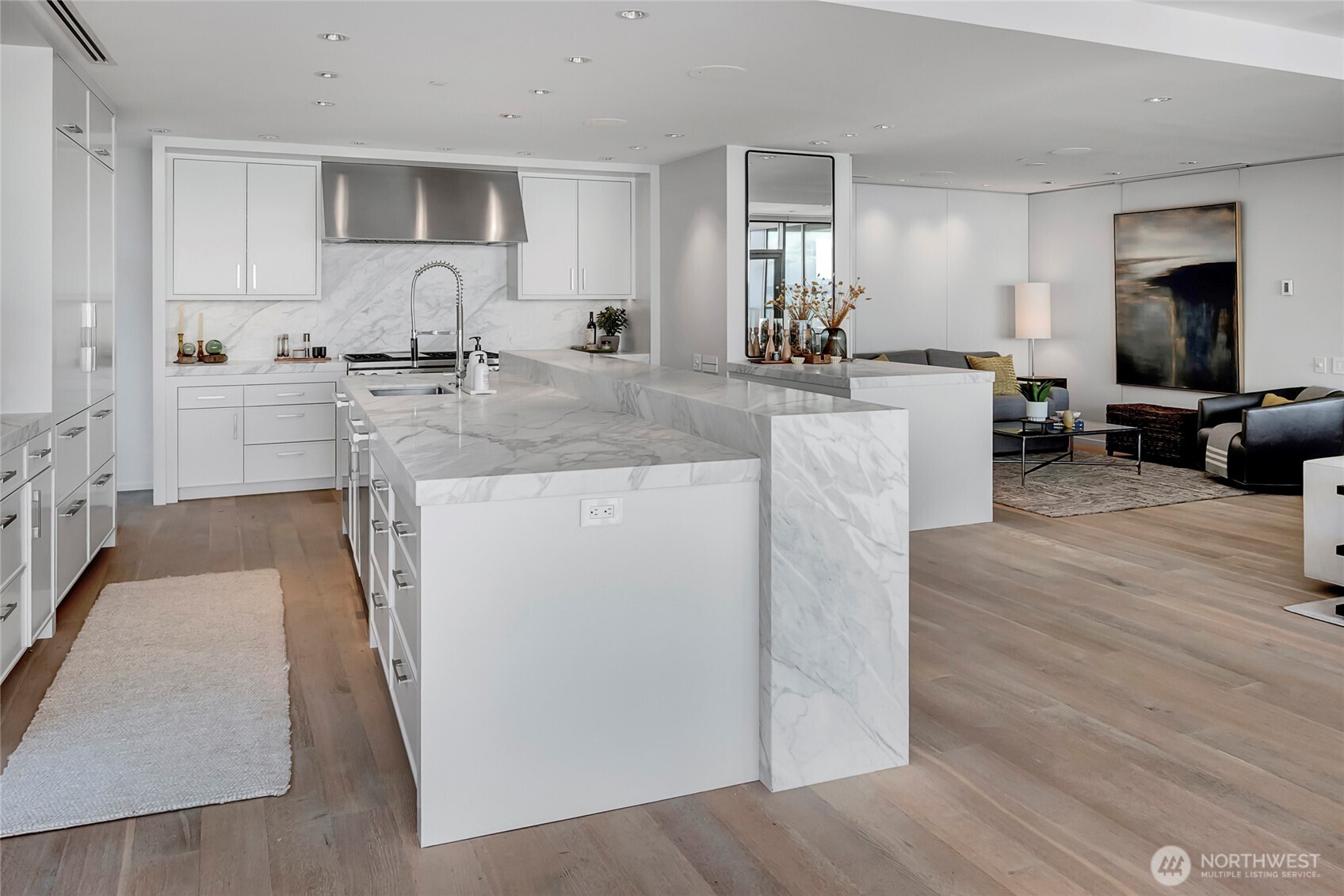 715 2nd Avenue SE #1702, Seattle, WA 98104