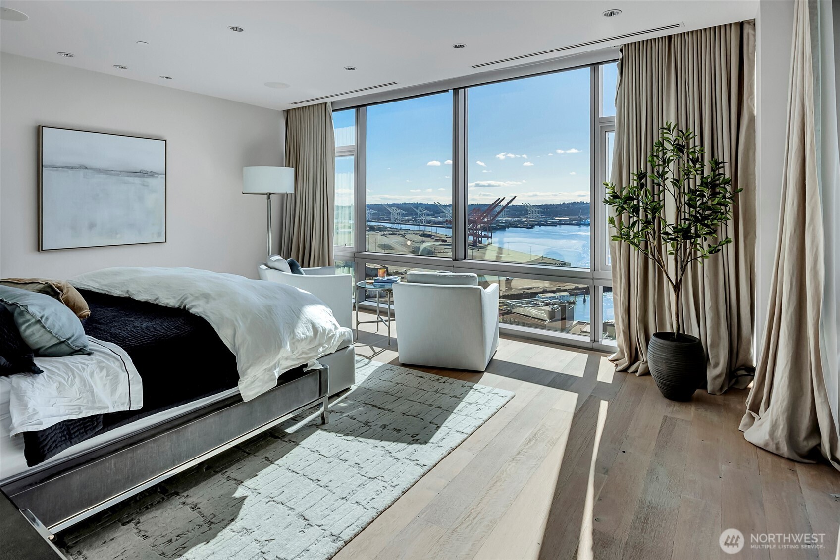 715 2nd Avenue SE #1702, Seattle, WA 98104