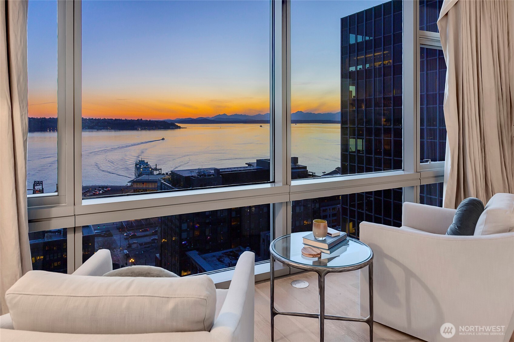 715 2nd Avenue SE #1702, Seattle, WA 98104