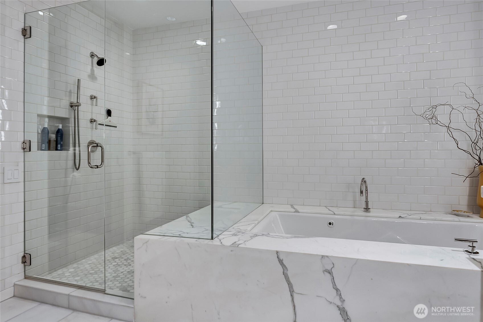 715 2nd Avenue SE #1702, Seattle, WA 98104