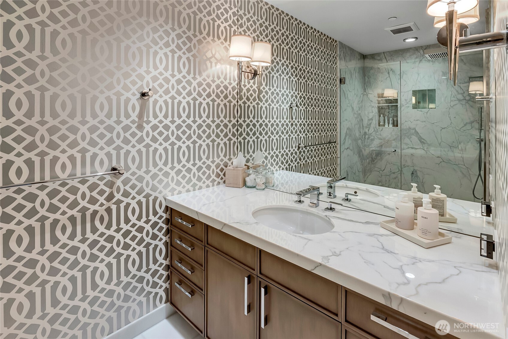 715 2nd Avenue SE #1702, Seattle, WA 98104