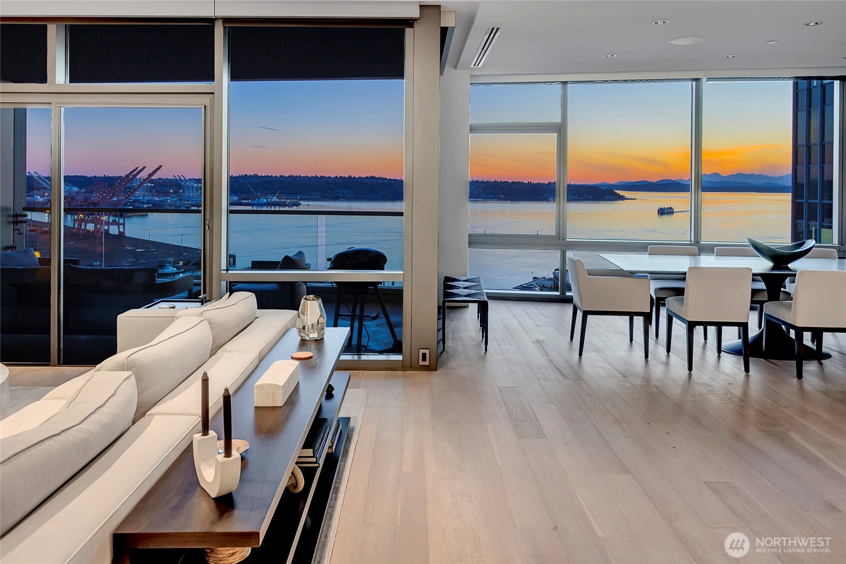 715 2nd Avenue SE #1702, Seattle, WA 98104