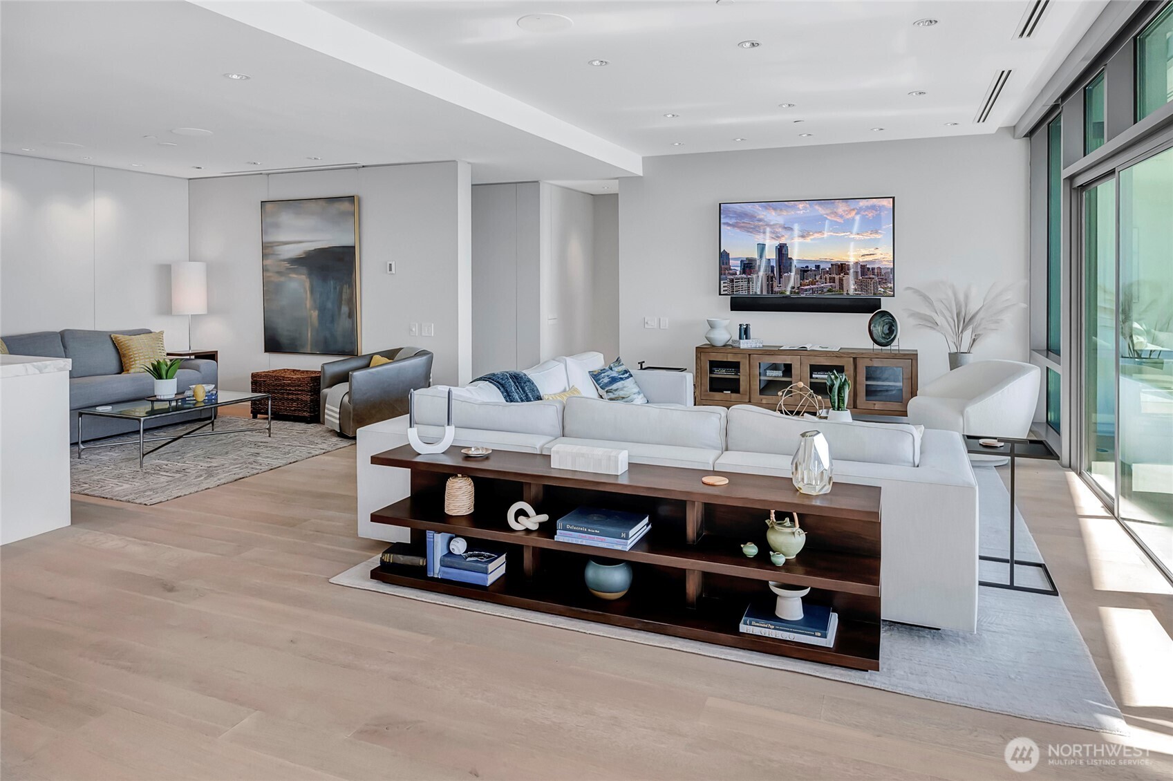 715 2nd Avenue SE #1702, Seattle, WA 98104