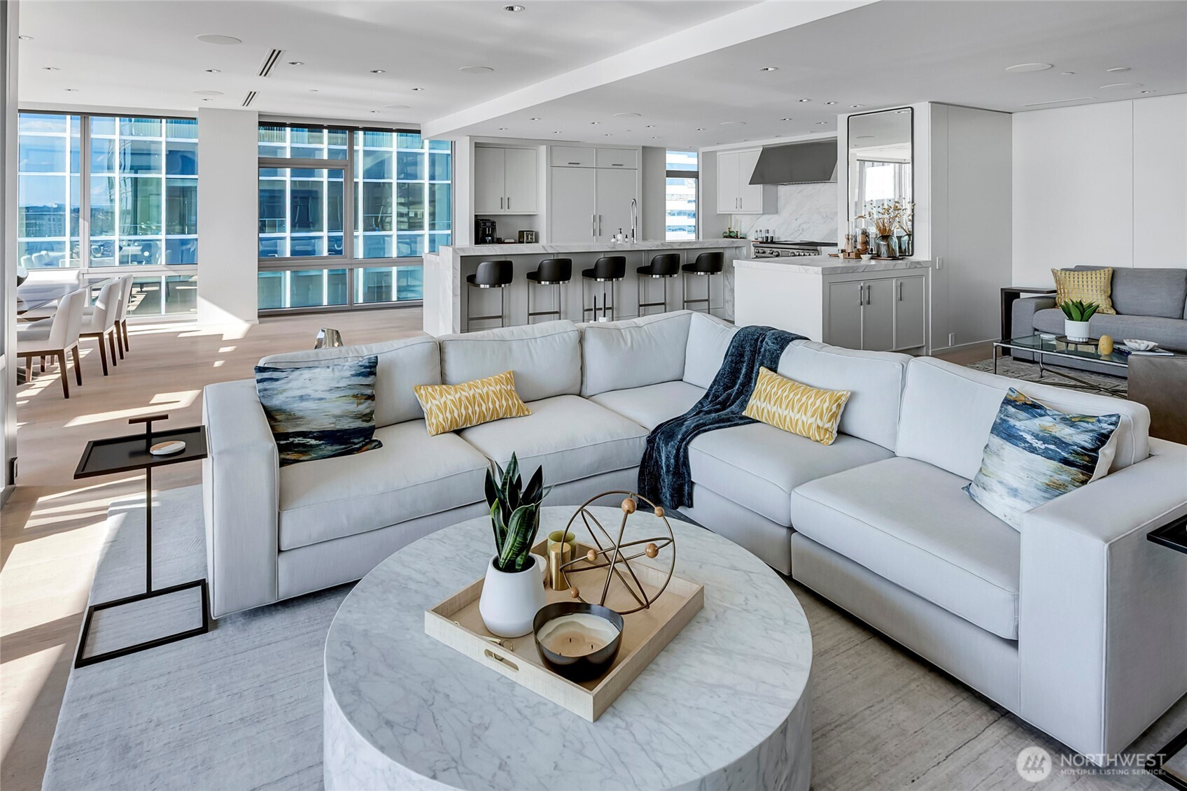 715 2nd Avenue SE #1702, Seattle, WA 98104