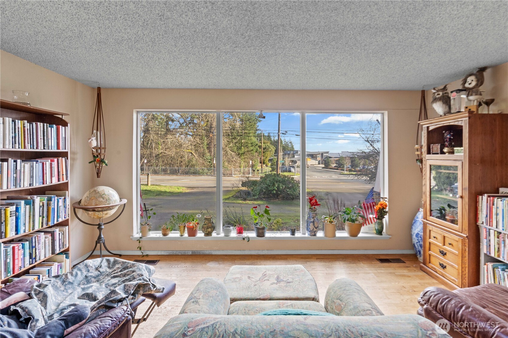 22415 Military Road S, SeaTac, WA 98198