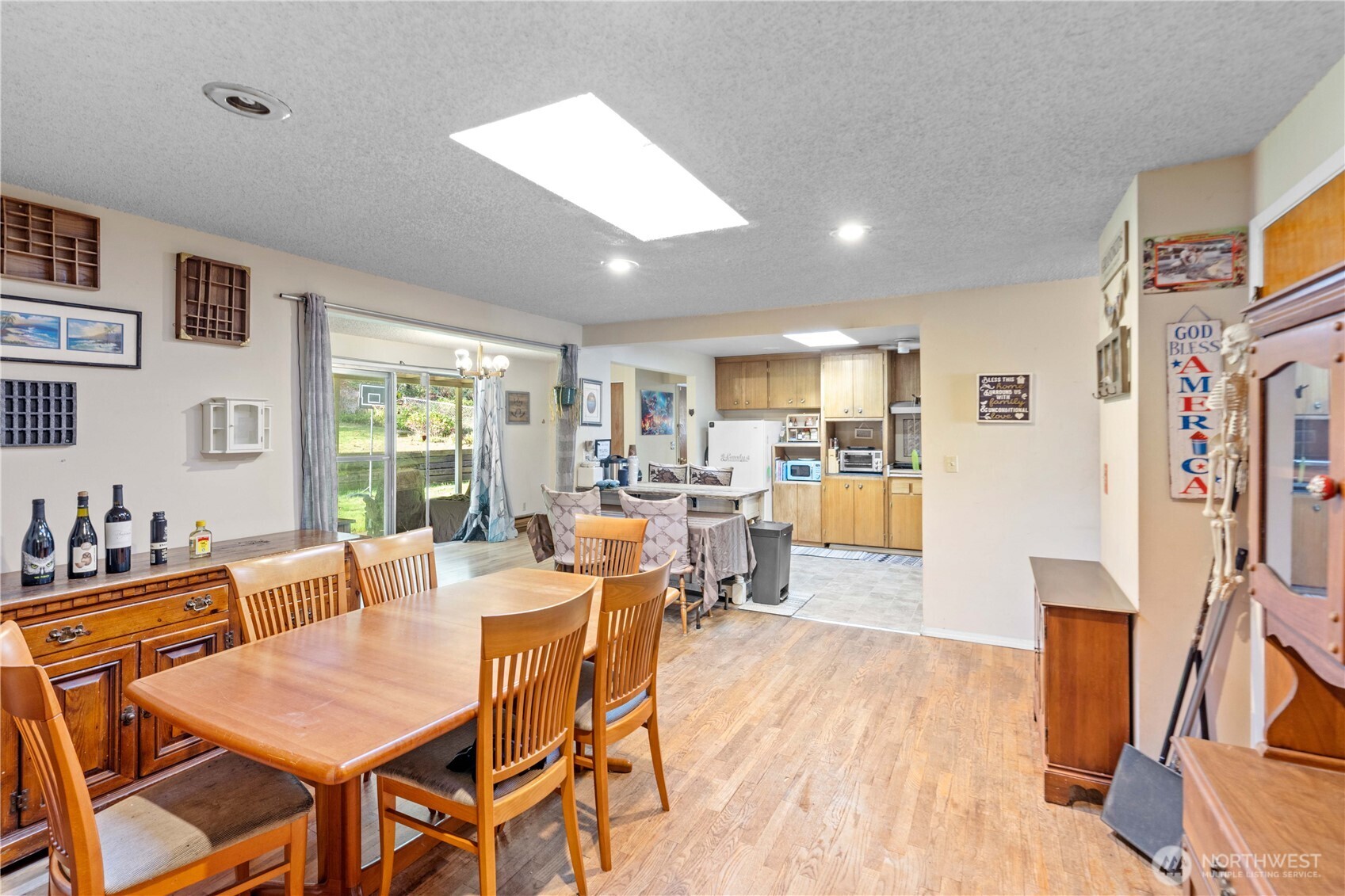 22415 Military Road S, SeaTac, WA 98198
