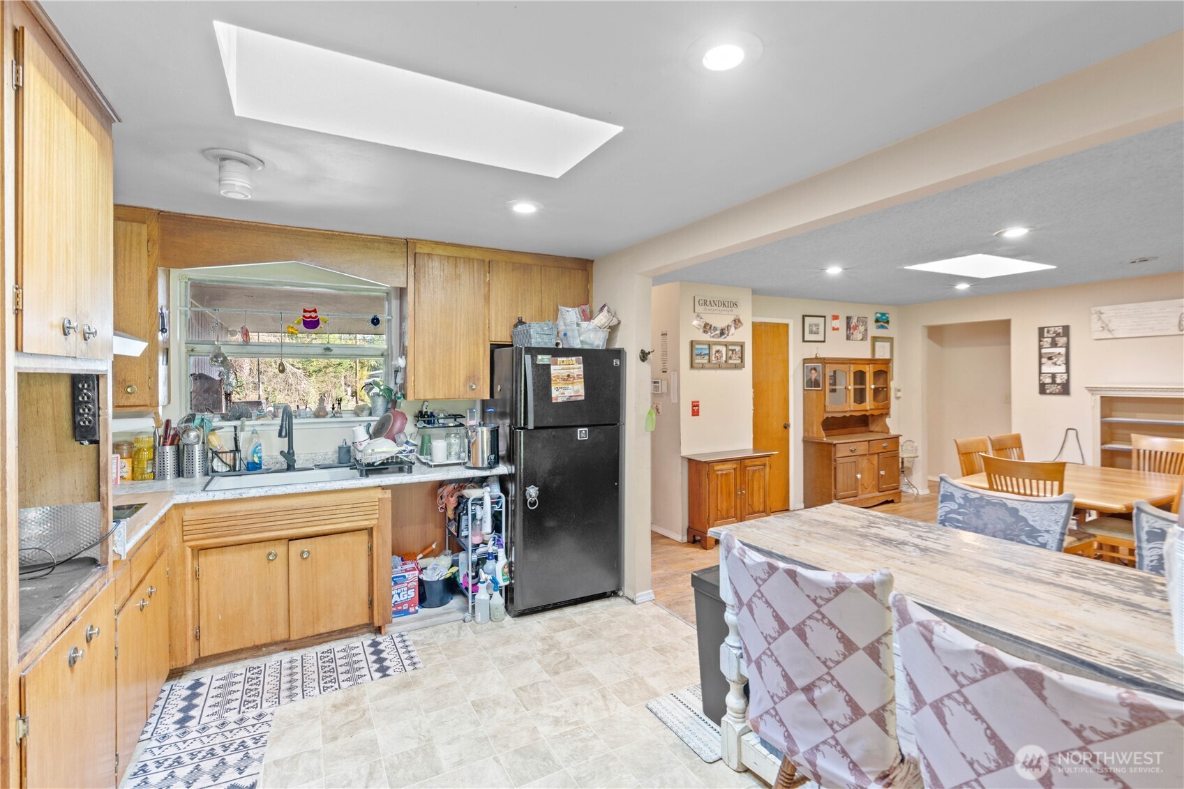 22415 Military Road S, SeaTac, WA 98198