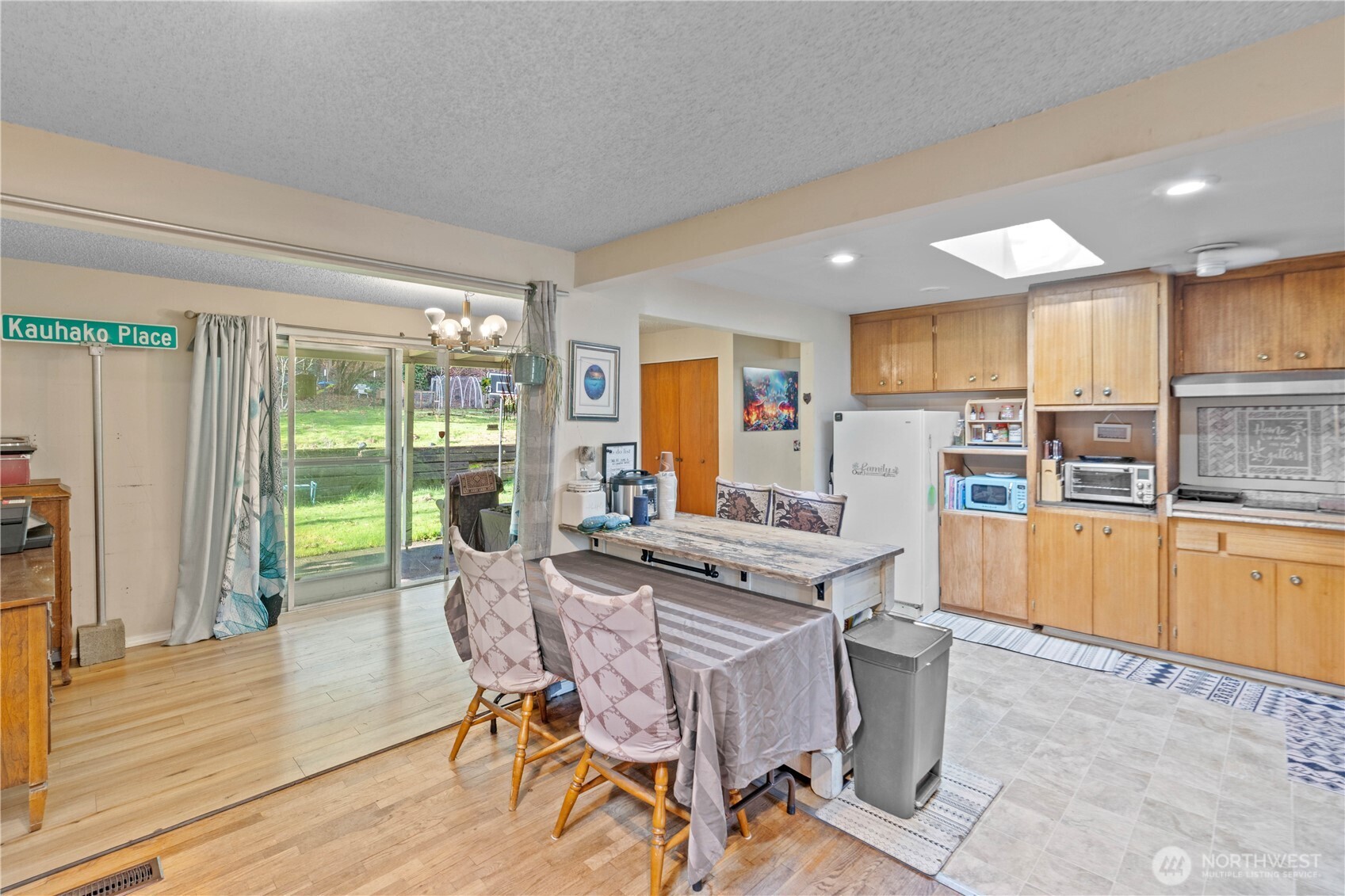 22415 Military Road S, SeaTac, WA 98198
