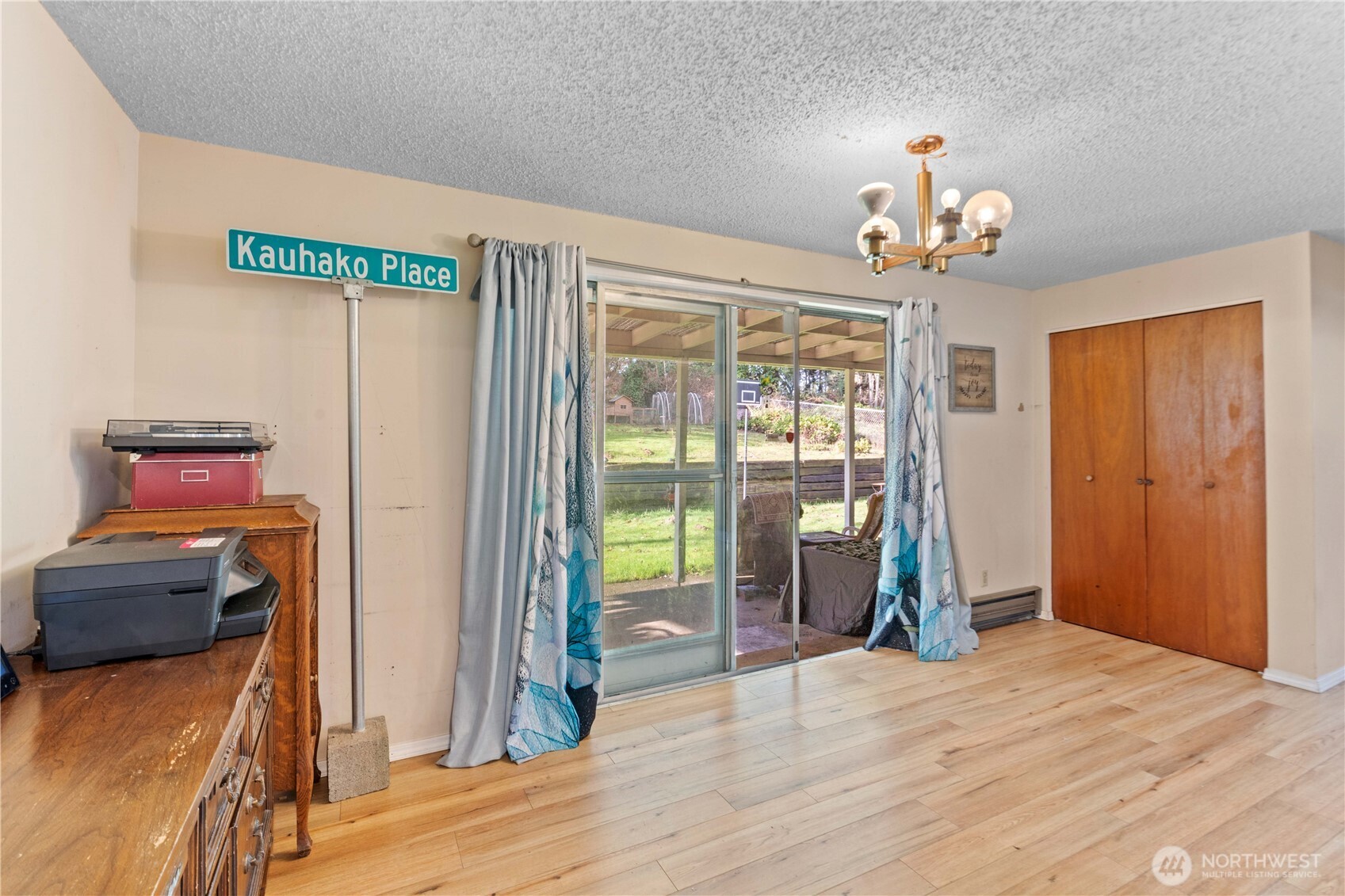 22415 Military Road S, SeaTac, WA 98198