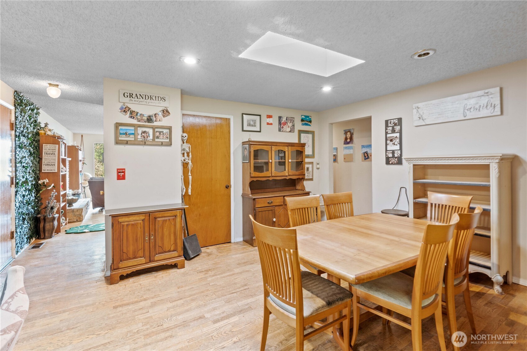 22415 Military Road S, SeaTac, WA 98198