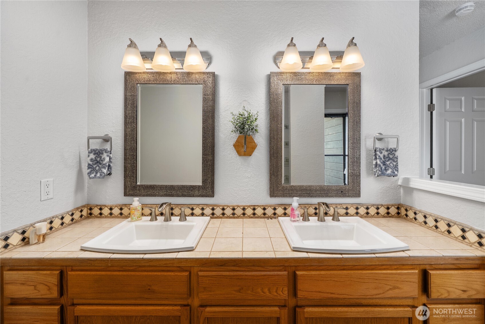 14401 SE Petrovitsky Road #G204, Renton, WA 98058