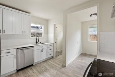 2414 S 8th Street , Tacoma, WA 98405 - Photo 11