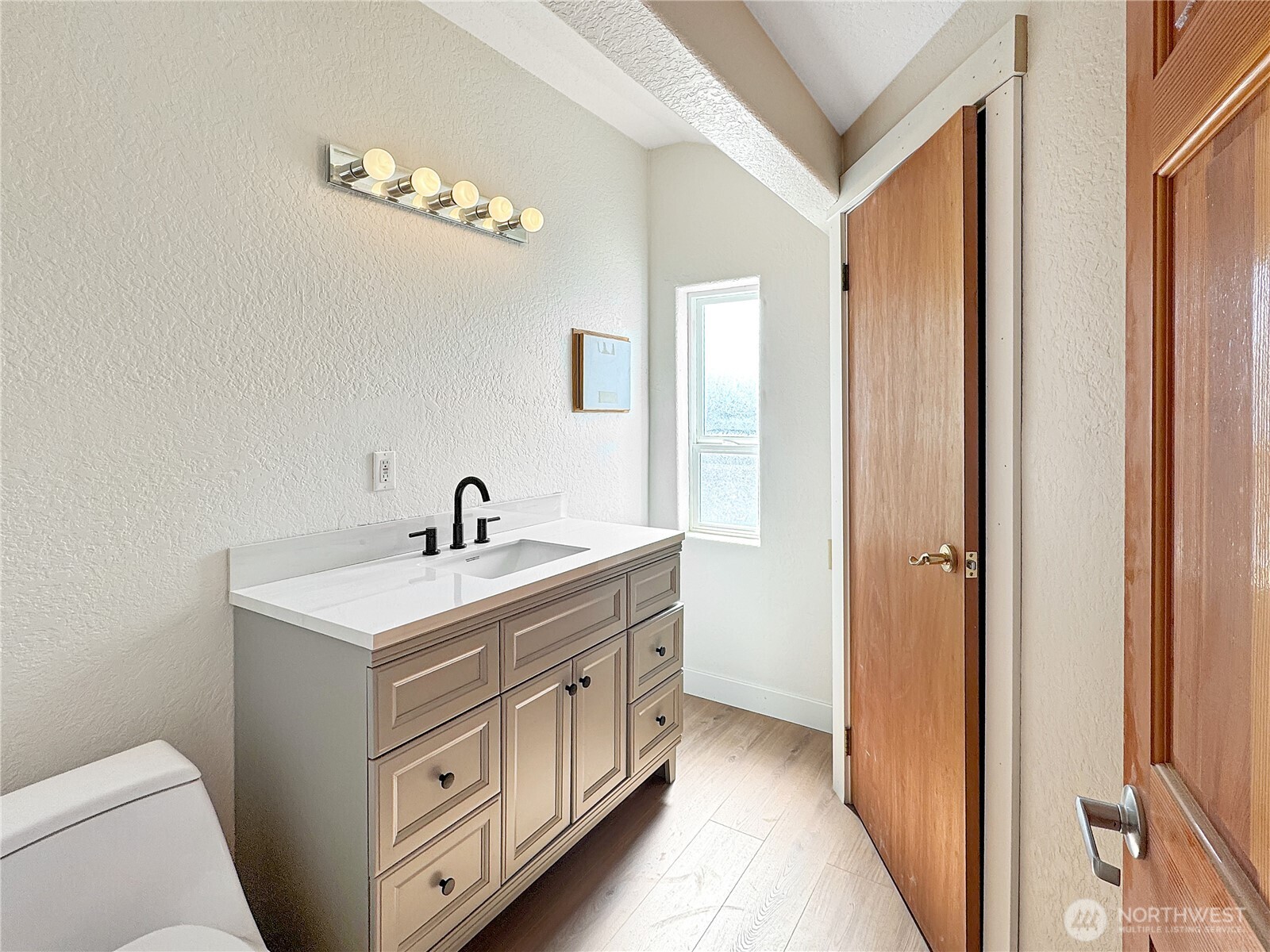 902 E Maple Street , Arlington, WA 98223