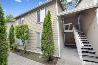 20032 66th Place W #B3, Lynnwood, WA 98036