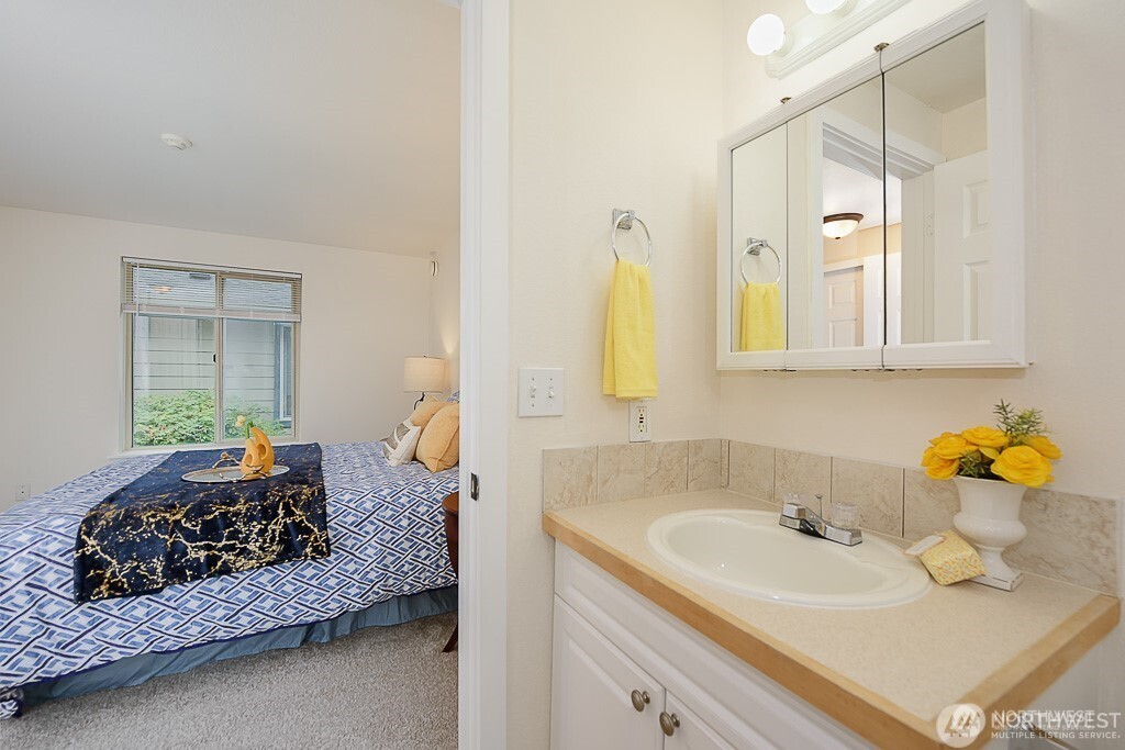 20032 66th Place W #B3, Lynnwood, WA 98036