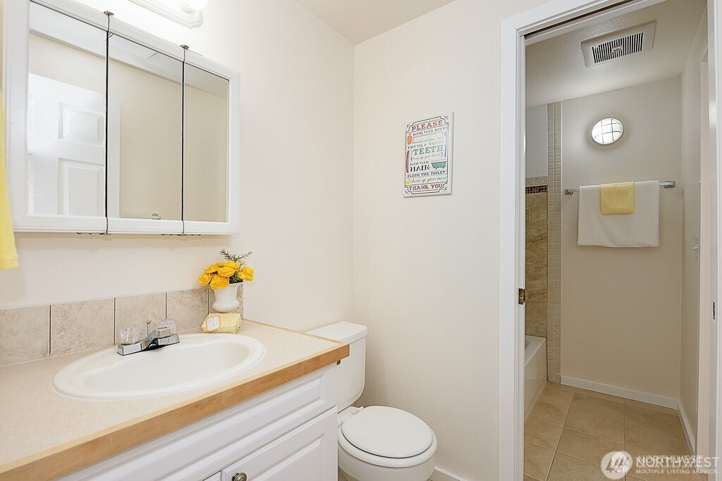 20032 66th Place W #B3, Lynnwood, WA 98036