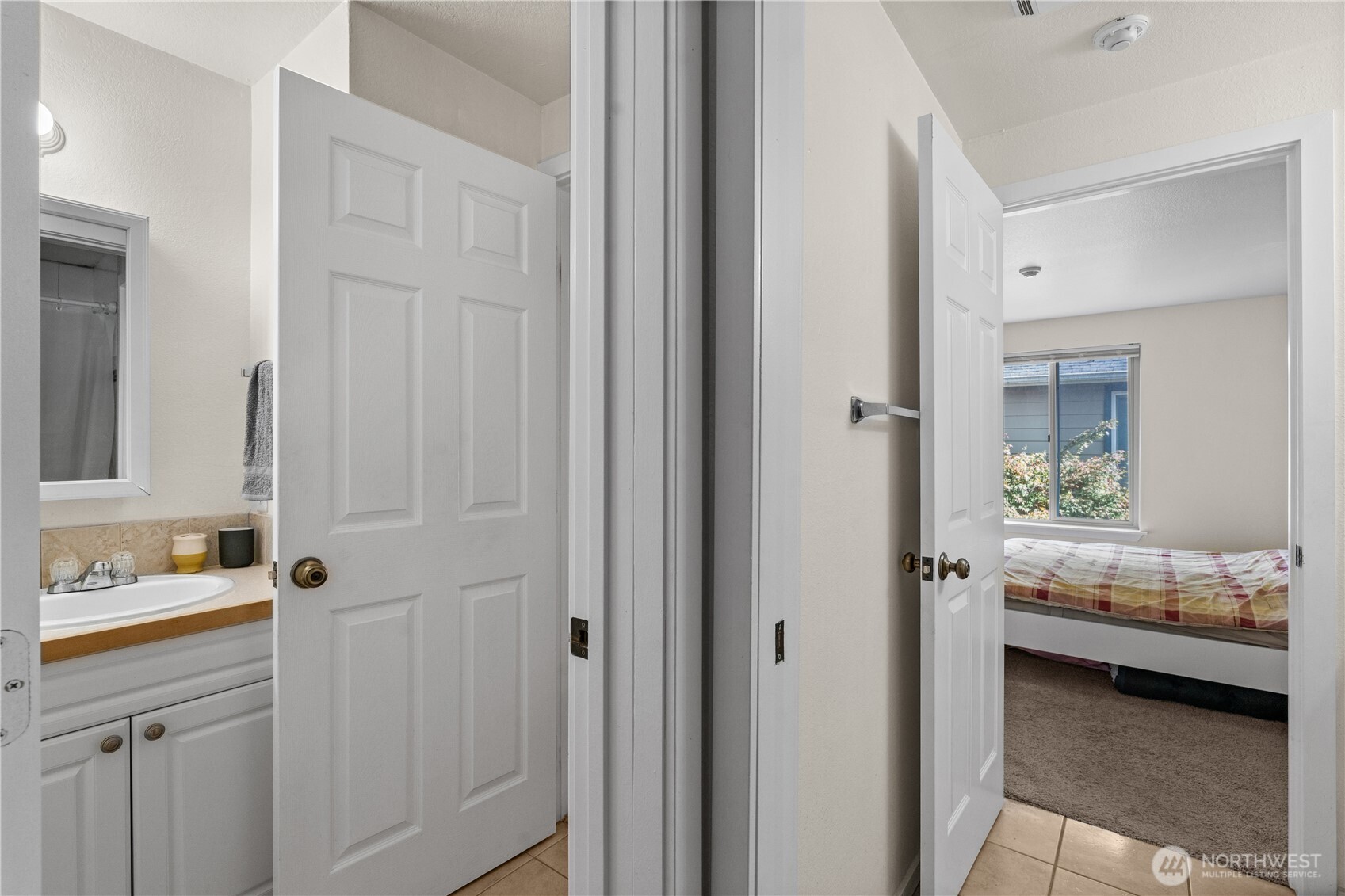 20032 66th Place W #B3, Lynnwood, WA 98036